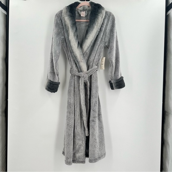 Secret Treasures Other - Secret Treasures NWT Gray Superminky Sleep Robe Super Soft Belted Size S (4-6)